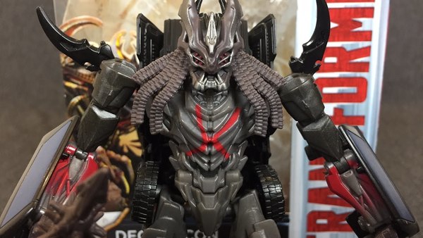 Transformers The Last Knight Berserker Premier Edition Deluxe Video Review (1 of 1)